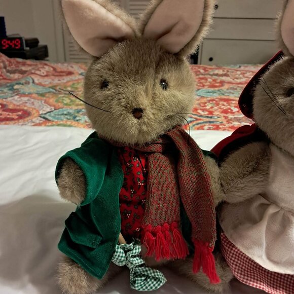 EDEN BEATRIX POTTER PETER RABBIT AND MRS RABBIT CHRISTMAS PLUSH SET COLLECTIBLE - Picture 4 of 5